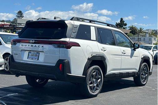 Crystal White Pearl 2026 Subaru Outback Premium