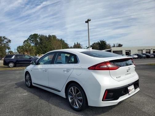 Photo 5 of 35 of 2019 Hyundai IONIQ Hybrid Limited