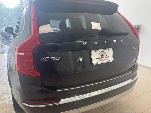 2022 Volvo XC90 T6 Inscription 6 Passenger