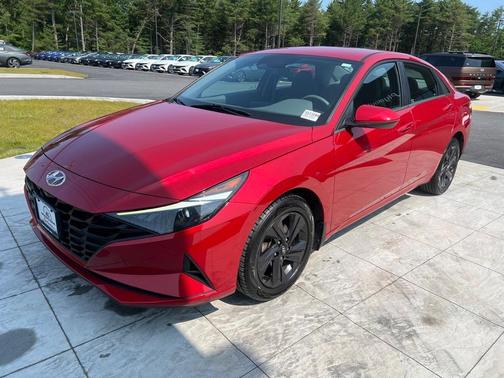 2022 Hyundai ELANTRA SEL