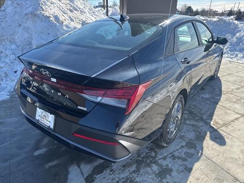 2025 Hyundai ELANTRA HEV Blue