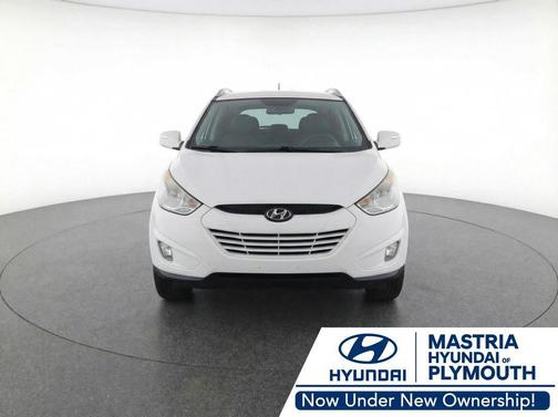 Cotton White 2013 Hyundai TUCSON GLS