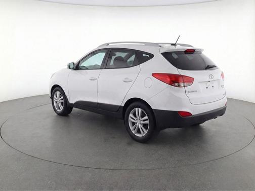 Cotton White 2013 Hyundai TUCSON GLS