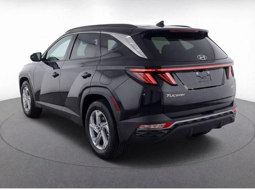 Black 2023 Hyundai TUCSON SEL