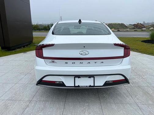 2022 Hyundai SONATA SE