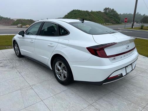 2022 Hyundai SONATA SE