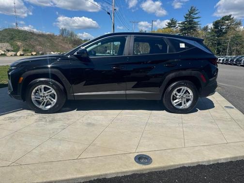 Phantom Black 2026 Hyundai TUCSON SE