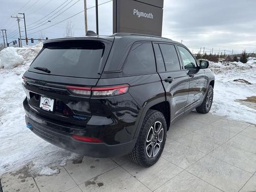 2023 Jeep Grand Cherokee 4xe Trailhawk