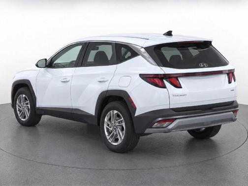 White Pearl 2025 Hyundai TUCSON SE