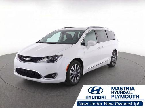 Bright White Clearcoat 2020 Chrysler Pacifica Touring-L Plus