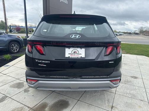 Phantom Black 2026 Hyundai TUCSON SE