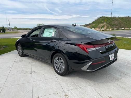 2025 Hyundai ELANTRA HEV Blue
