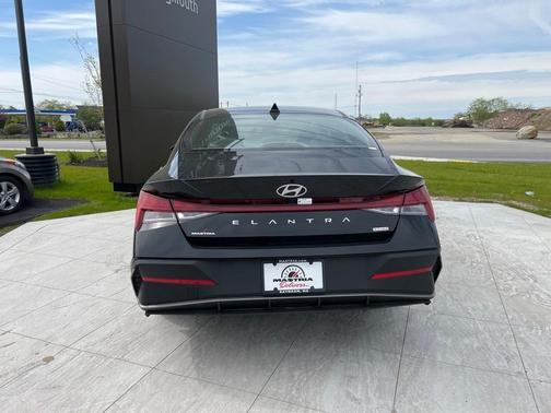 2025 Hyundai ELANTRA HEV Blue