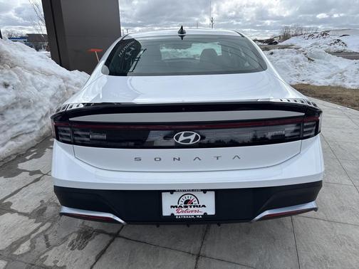 2025 Hyundai SONATA SE