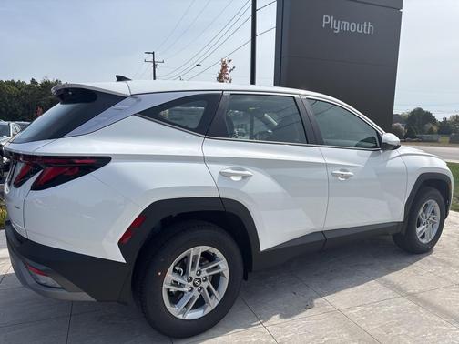 2026 Hyundai TUCSON SE