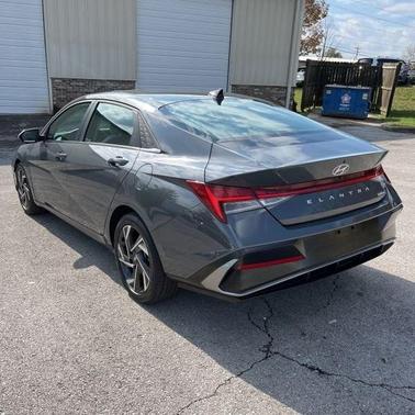 2025 Hyundai ELANTRA Limited