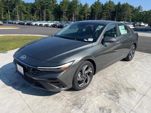 2025 Hyundai ELANTRA Limited