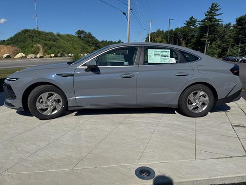 2025 Hyundai SONATA SE