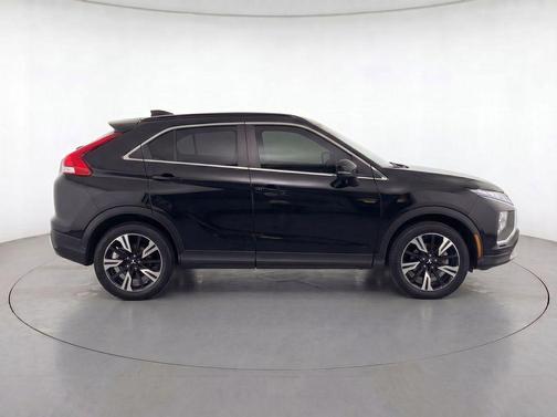 Labrador Black Pearl 2024 Mitsubishi Eclipse Cross SE