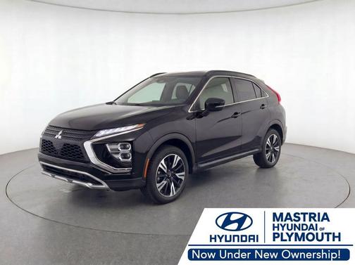 Labrador Black Pearl 2024 Mitsubishi Eclipse Cross SE
