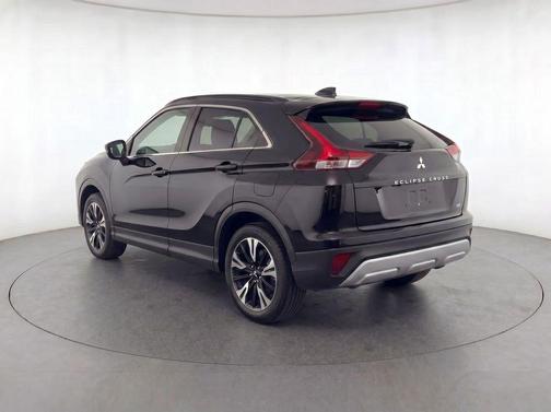 Labrador Black Pearl 2024 Mitsubishi Eclipse Cross SE