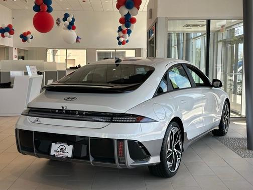 2024 Hyundai IONIQ 6 SEL