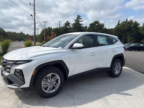 2026 Hyundai TUCSON SE