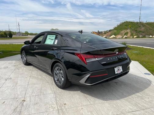 2025 Hyundai ELANTRA HEV Blue