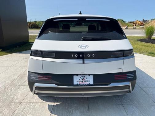 2025 Hyundai IONIQ 5 SE