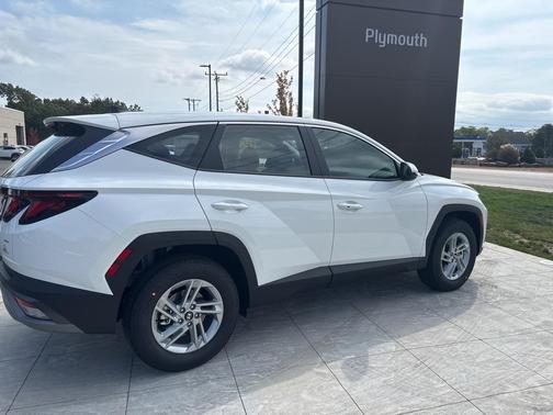 2026 Hyundai TUCSON SE