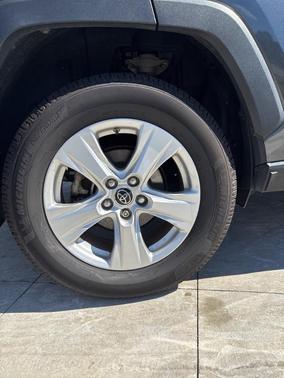 2019 Toyota RAV4 Hybrid XLE