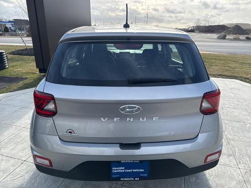 2024 Hyundai VENUE SE