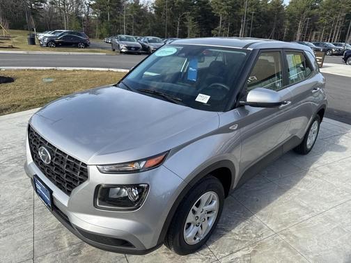 2024 Hyundai VENUE SE