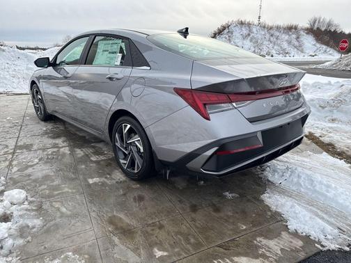 Metal 2026 Hyundai ELANTRA HEV Limited