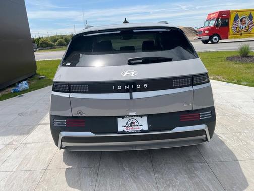 2025 Hyundai IONIQ 5 SEL