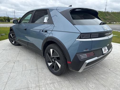 2025 Hyundai IONIQ 5 SE