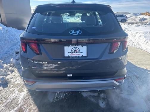 2025 Hyundai TUCSON SE