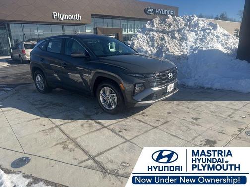 Gray 2025 Hyundai TUCSON SE