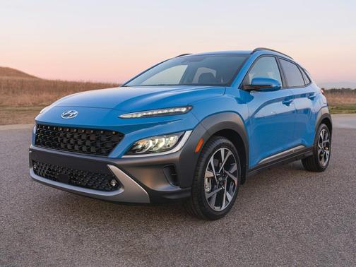 Gray 2023 Hyundai KONA SEL