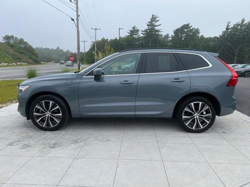 2022 Volvo XC60 B5 Momentum