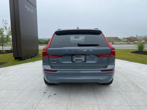2022 Volvo XC60 B5 Momentum