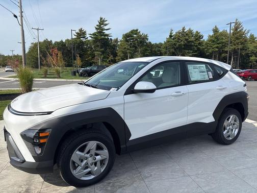 2026 Hyundai KONA SE