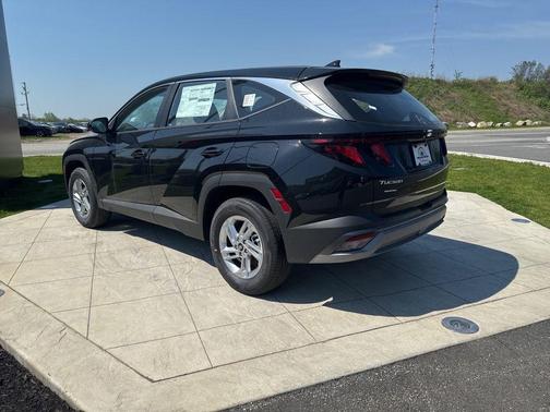 Phantom Black 2026 Hyundai TUCSON SE