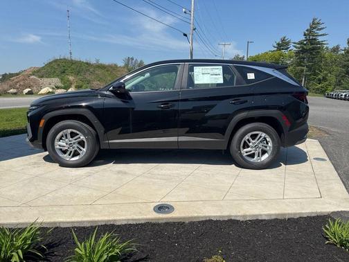 Phantom Black 2026 Hyundai TUCSON SE