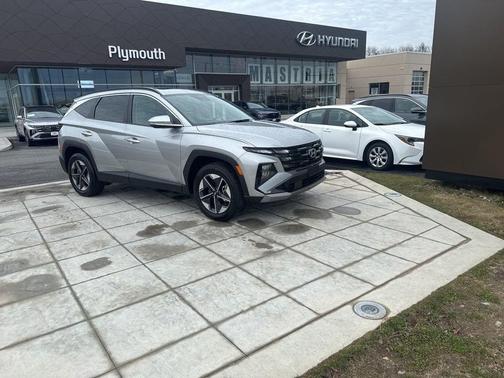 Shimmering Silver 2026 Hyundai TUCSON SEL