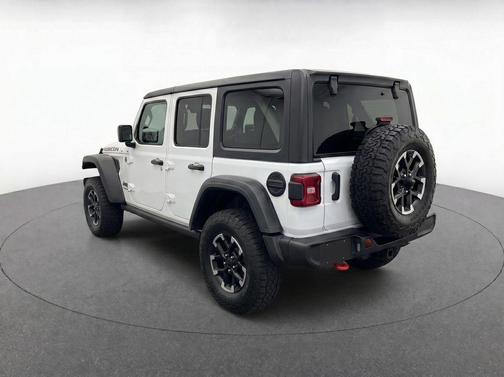 Bright White Clearcoat 2025 Jeep Wrangler Rubicon