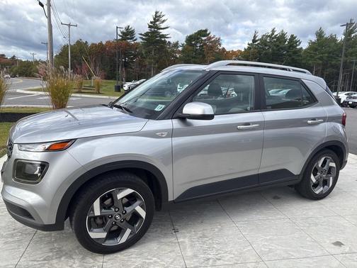 2023 Hyundai VENUE SEL