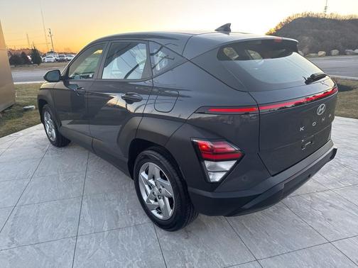 2024 Hyundai KONA SE