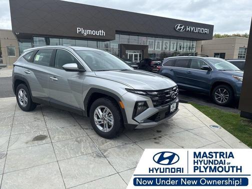 Shimmering Silver 2026 Hyundai TUCSON SE