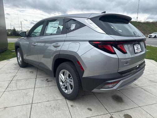 Shimmering Silver 2026 Hyundai TUCSON SE